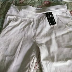 Never wore, Lind Michael white strech pants.